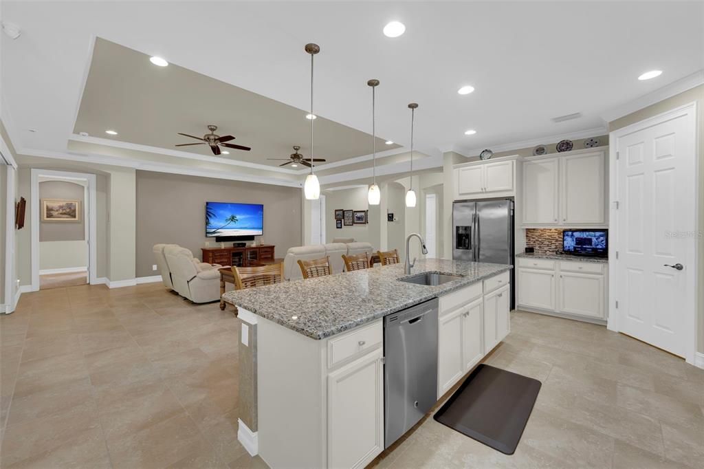 待售: $599,000 (3 贝兹, 3 浴室, 2647 平方英尺)