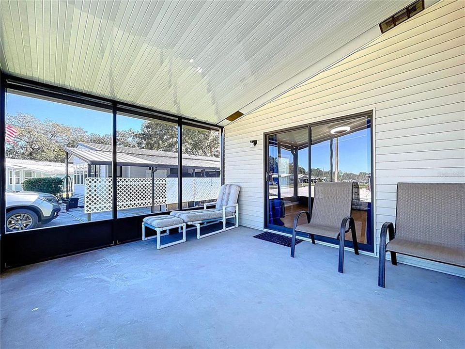 合同活跃: $155,000 (2 贝兹, 2 浴室, 832 平方英尺)