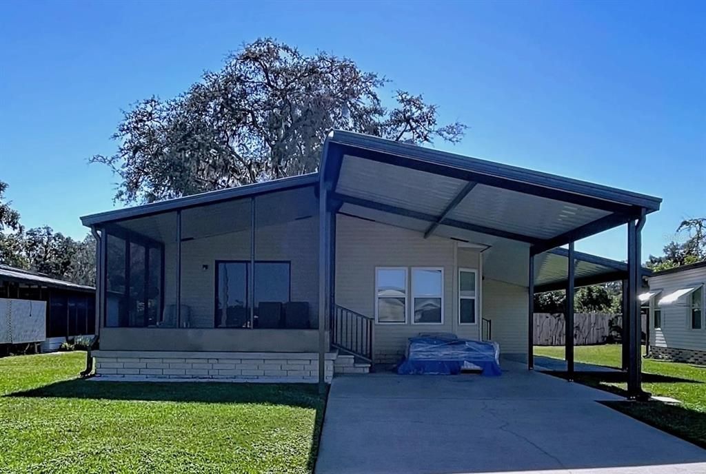 合同活跃: $155,000 (2 贝兹, 2 浴室, 832 平方英尺)