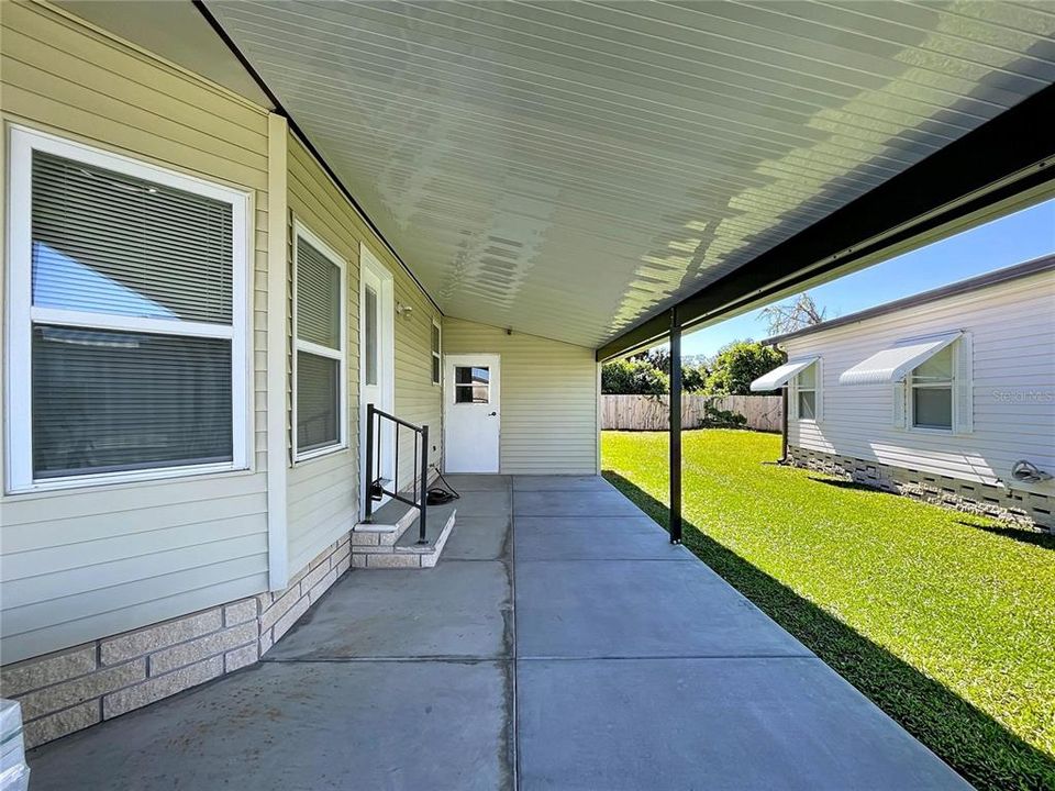 合同活跃: $155,000 (2 贝兹, 2 浴室, 832 平方英尺)