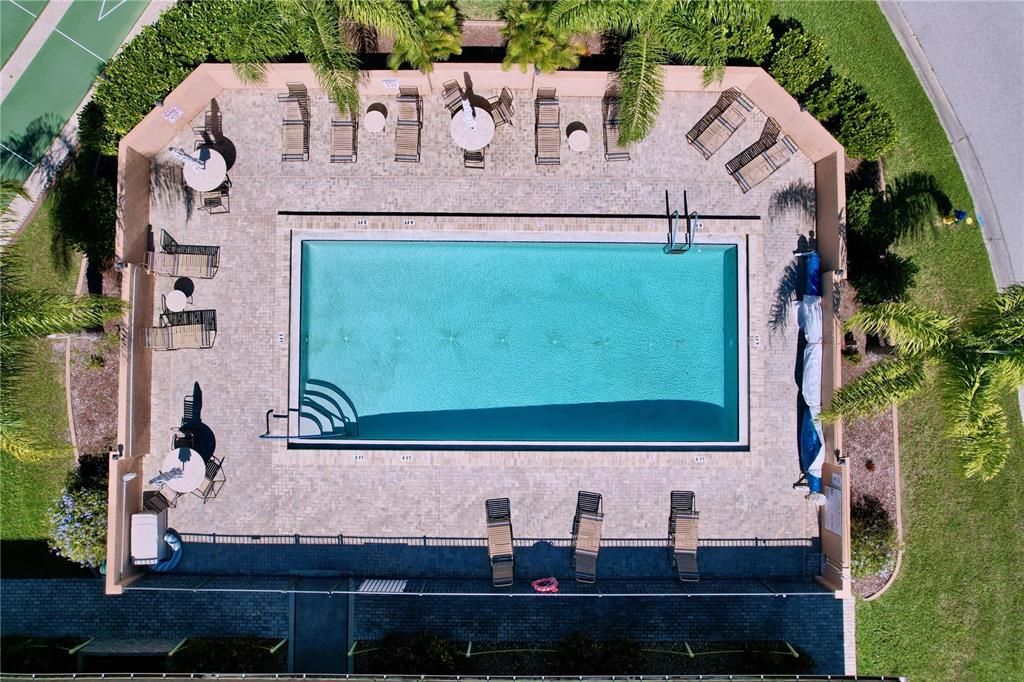 合同活跃: $155,000 (2 贝兹, 2 浴室, 832 平方英尺)