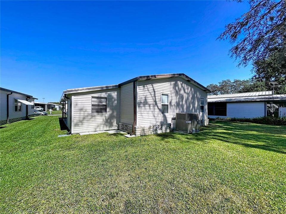 合同活跃: $155,000 (2 贝兹, 2 浴室, 832 平方英尺)