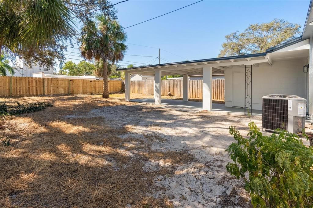 Под контрактом: $329,000 (2 спален, 1 ванн, 816 Квадратных фут)