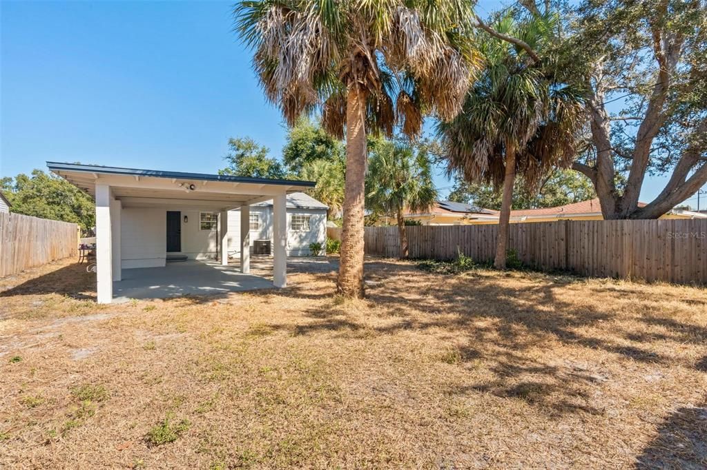 Под контрактом: $329,000 (2 спален, 1 ванн, 816 Квадратных фут)