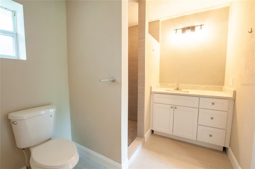 For Sale: $285,000 (4 beds, 1 baths, 1596 Square Feet)