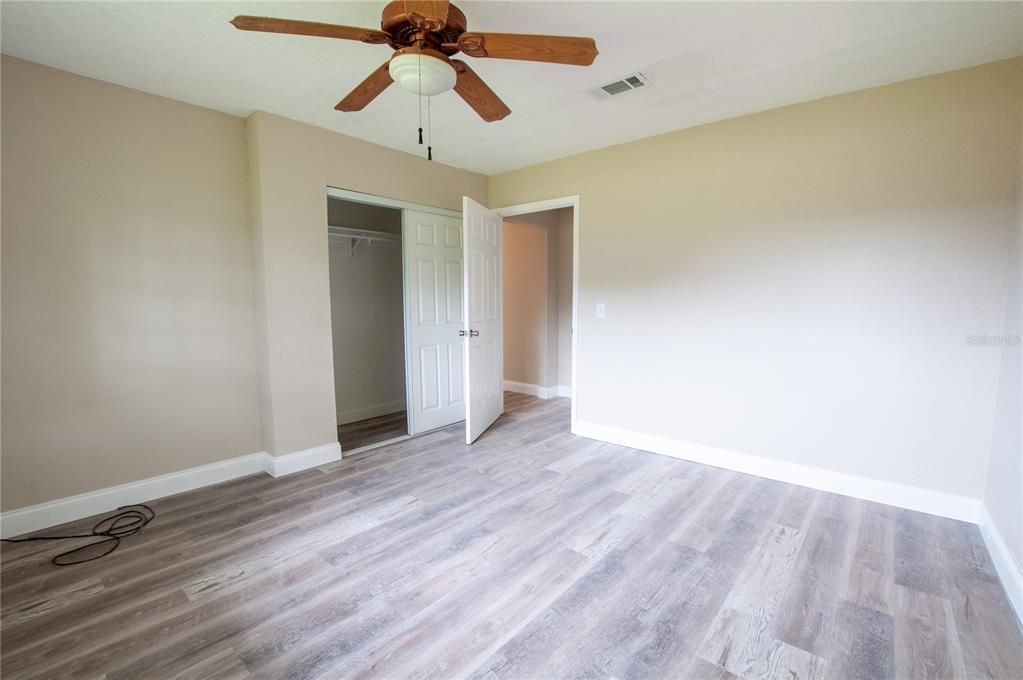 For Sale: $285,000 (4 beds, 1 baths, 1596 Square Feet)