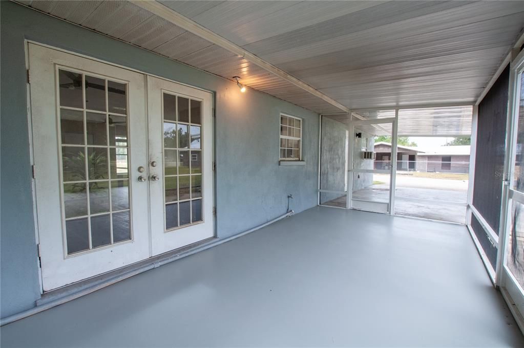 For Sale: $285,000 (4 beds, 1 baths, 1596 Square Feet)