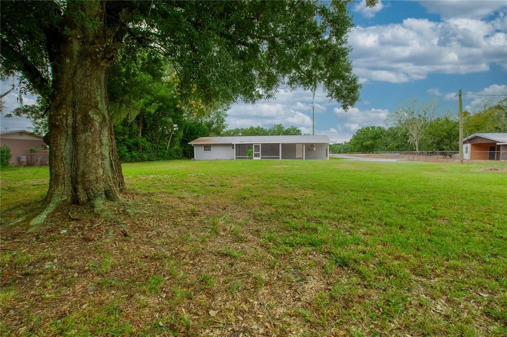 For Sale: $285,000 (4 beds, 1 baths, 1596 Square Feet)