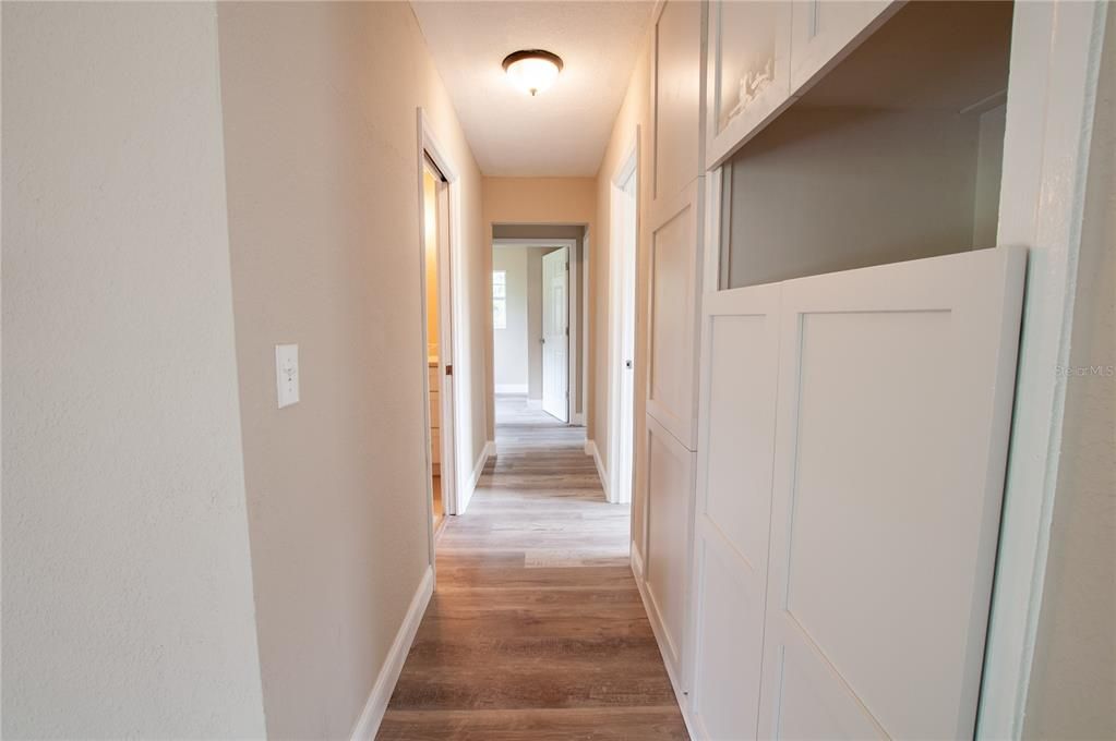 For Sale: $285,000 (4 beds, 1 baths, 1596 Square Feet)