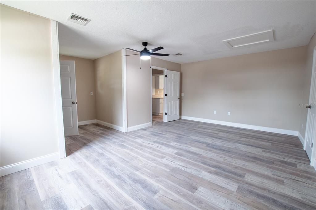 For Sale: $285,000 (4 beds, 1 baths, 1596 Square Feet)