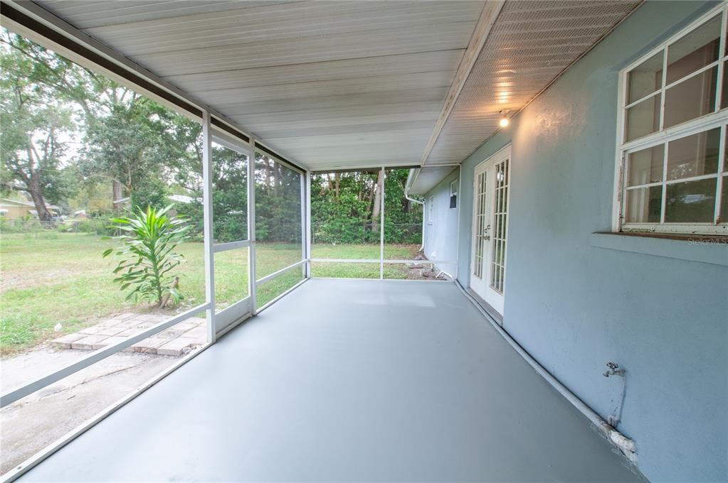 For Sale: $285,000 (4 beds, 1 baths, 1596 Square Feet)