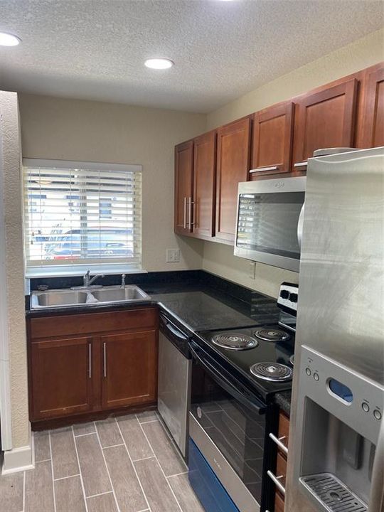 For Rent: $1,695 (2 beds, 1 baths, 1240 Square Feet)