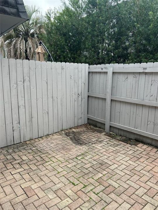 For Rent: $1,695 (2 beds, 1 baths, 1240 Square Feet)