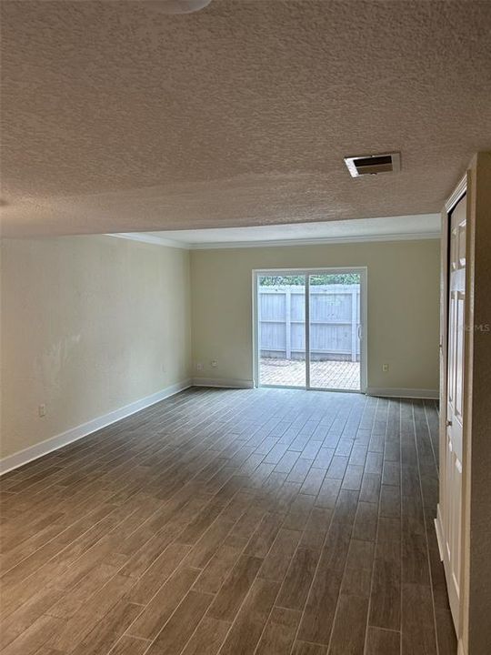 For Rent: $1,695 (2 beds, 1 baths, 1240 Square Feet)