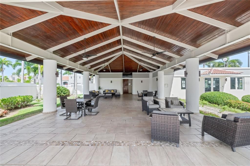 For Sale: $795,000 (4 beds, 2 baths, 3032 Square Feet)