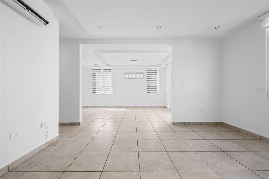 For Sale: $795,000 (4 beds, 2 baths, 3032 Square Feet)