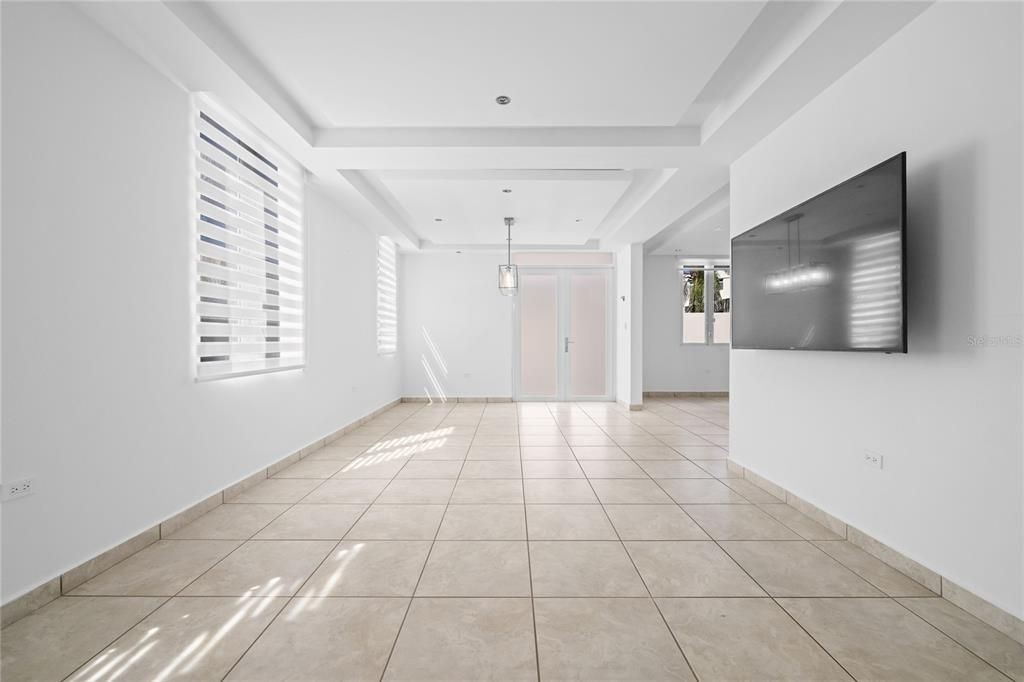 For Sale: $795,000 (4 beds, 2 baths, 3032 Square Feet)