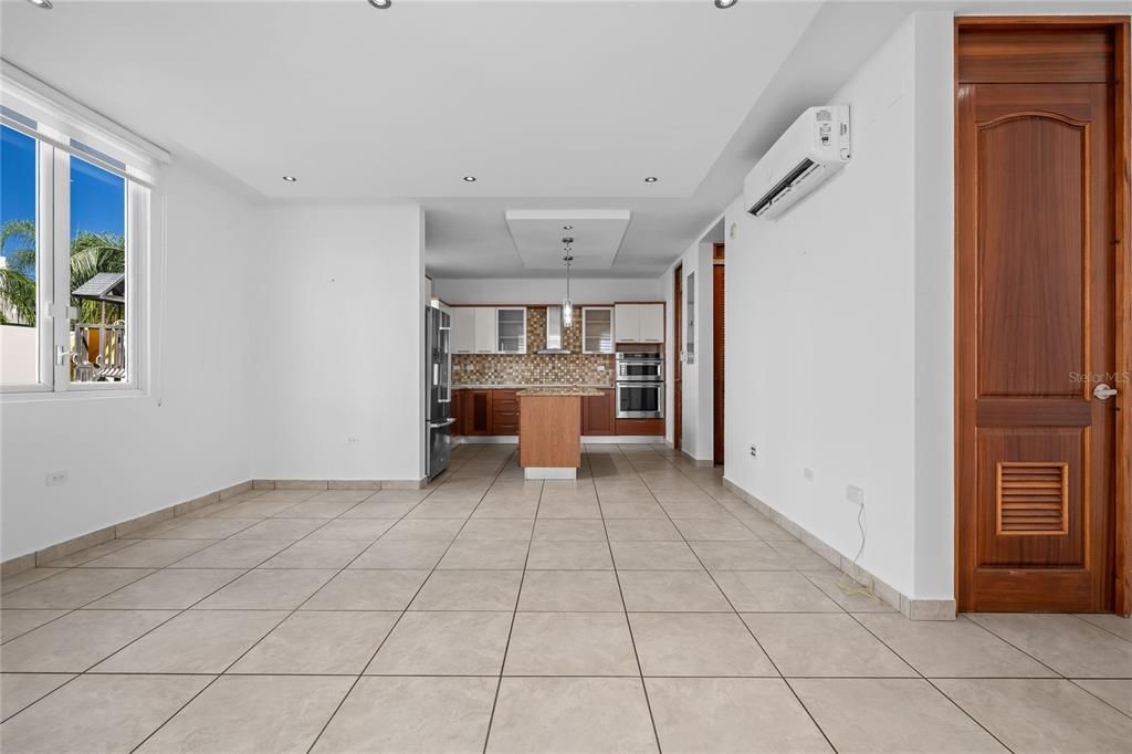 For Sale: $795,000 (4 beds, 2 baths, 3032 Square Feet)