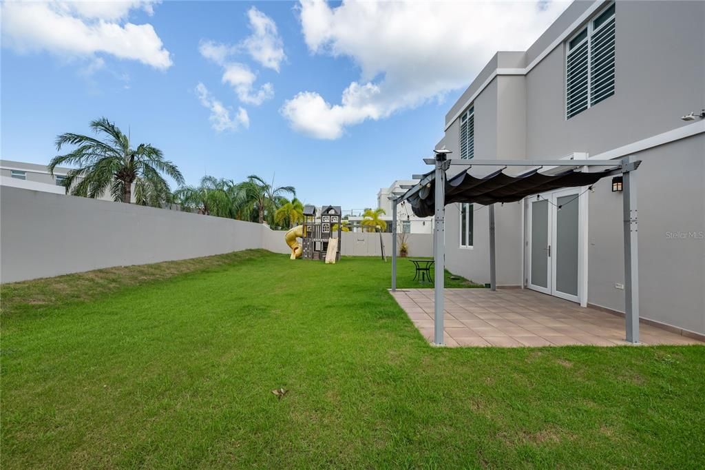 For Sale: $795,000 (4 beds, 2 baths, 3032 Square Feet)