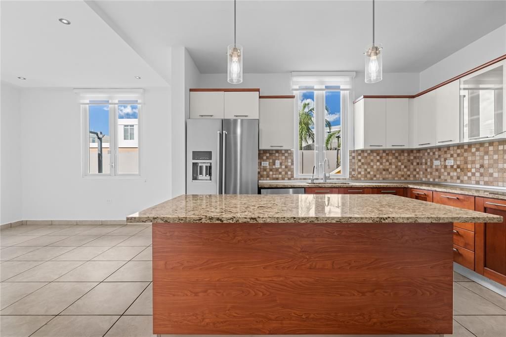 For Sale: $795,000 (4 beds, 2 baths, 3032 Square Feet)