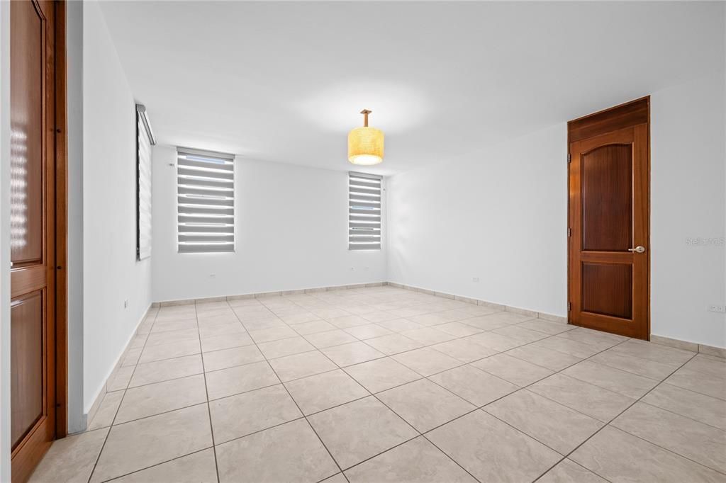 For Sale: $795,000 (4 beds, 2 baths, 3032 Square Feet)