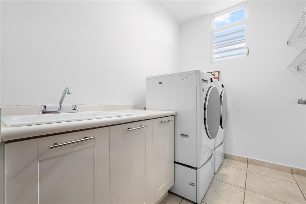 For Sale: $795,000 (4 beds, 2 baths, 3032 Square Feet)