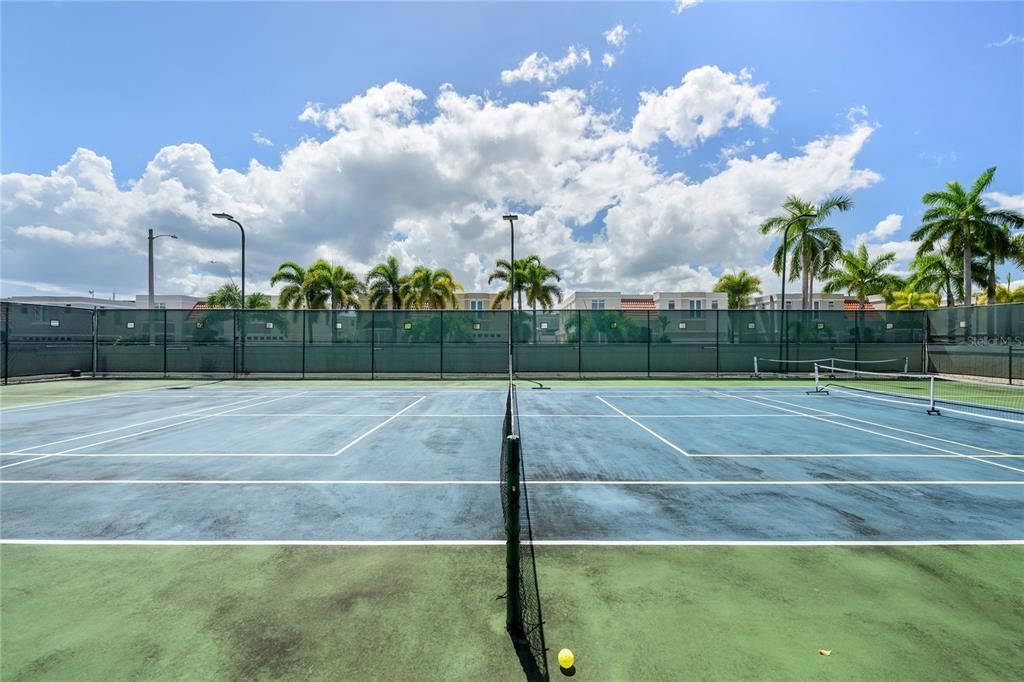 For Sale: $795,000 (4 beds, 2 baths, 3032 Square Feet)