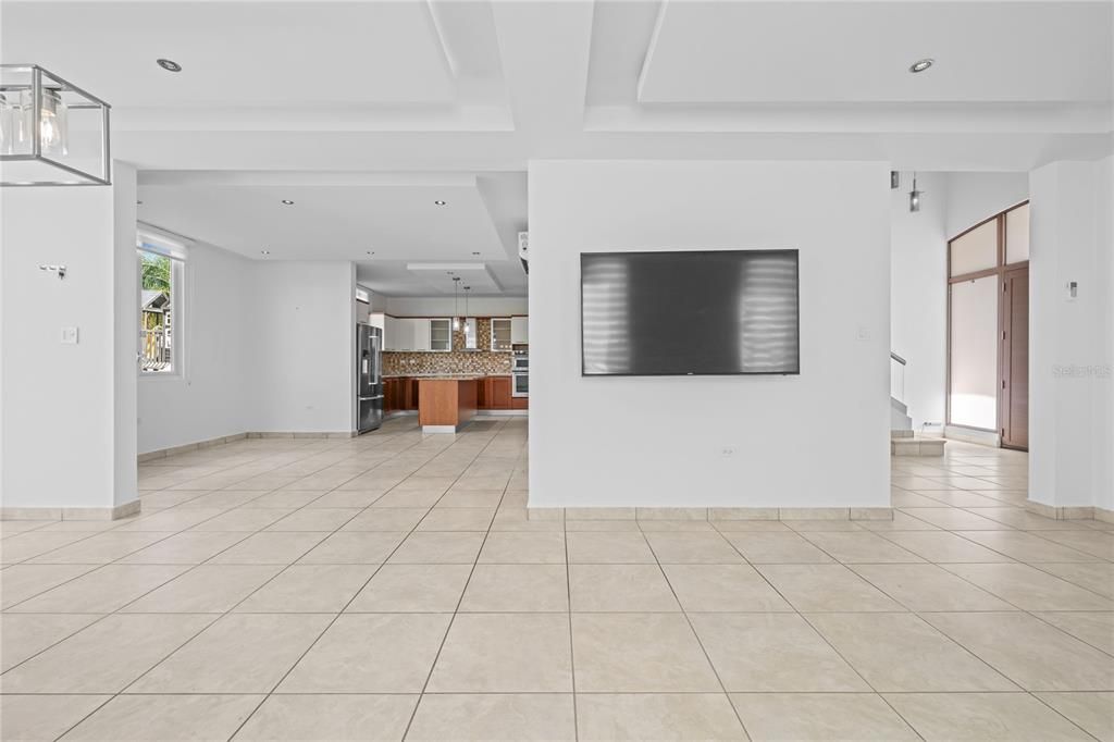 For Sale: $795,000 (4 beds, 2 baths, 3032 Square Feet)