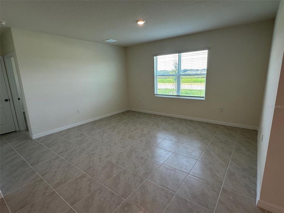 For Rent: $2,145 (4 beds, 2 baths, 1605 Square Feet)