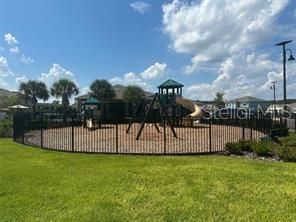 For Rent: $2,145 (4 beds, 2 baths, 1605 Square Feet)