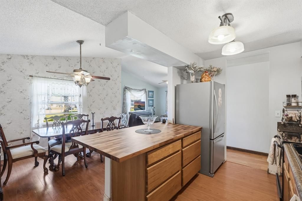 For Sale: $315,000 (3 beds, 2 baths, 1446 Square Feet)