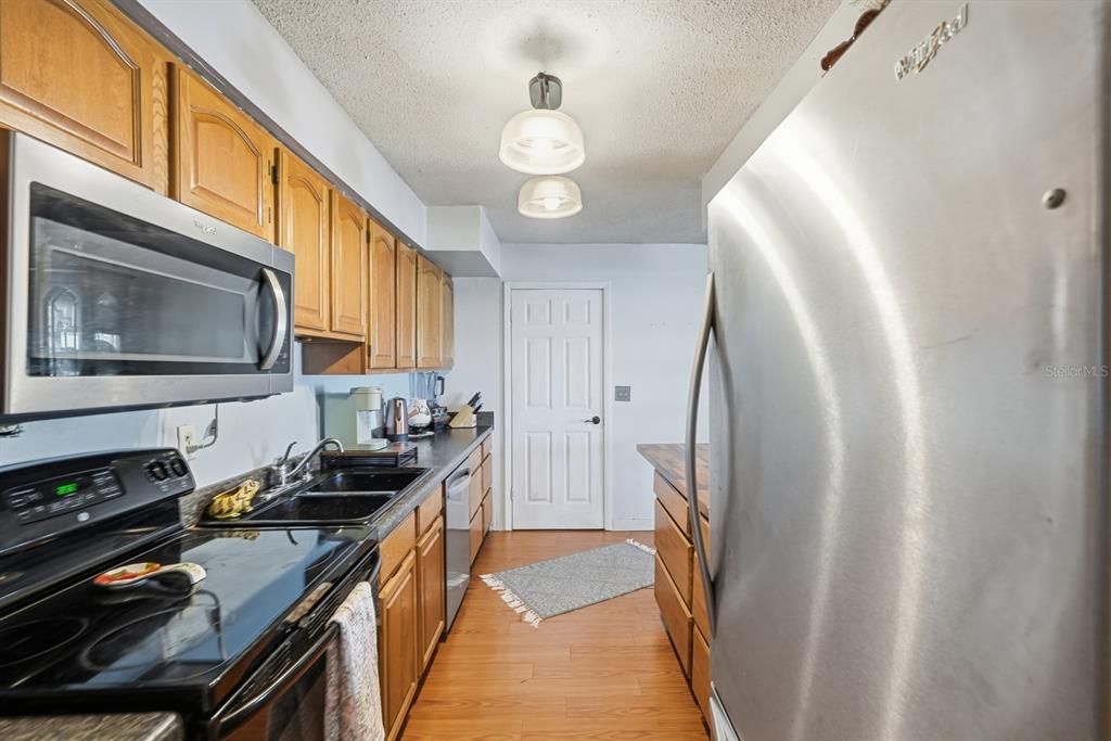 For Sale: $315,000 (3 beds, 2 baths, 1446 Square Feet)