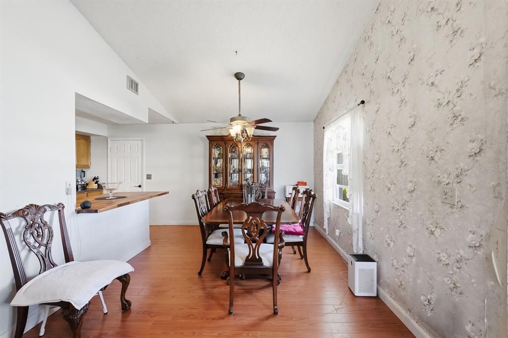 For Sale: $315,000 (3 beds, 2 baths, 1446 Square Feet)