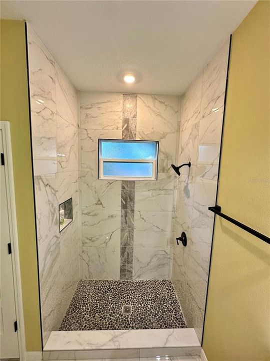 待售: $334,999 (4 贝兹, 2 浴室, 1904 平方英尺)