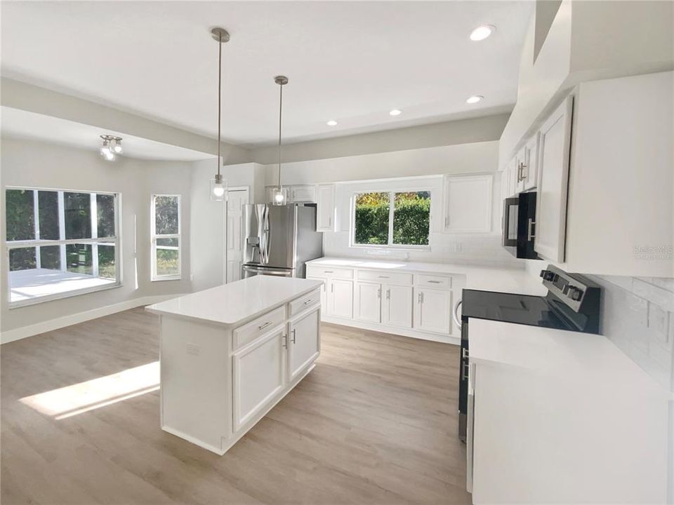 Active With Contract: $690,000 (6 beds, 3 baths, 3064 Square Feet)