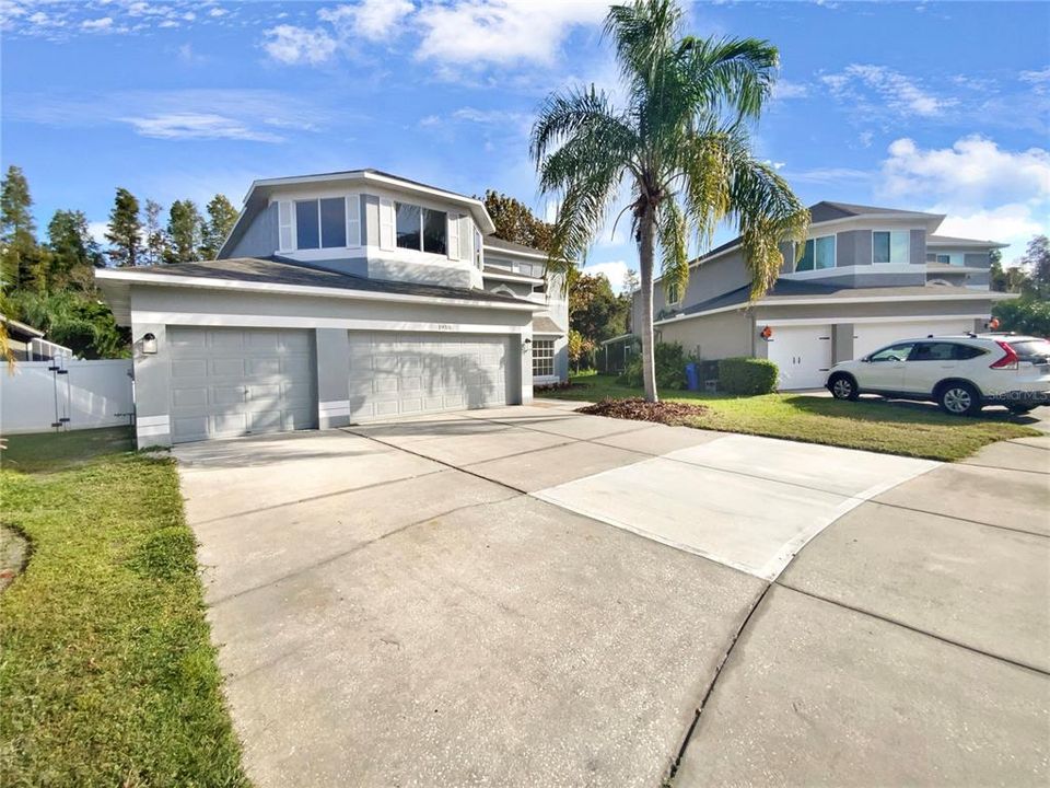 Active With Contract: $690,000 (6 beds, 3 baths, 3064 Square Feet)