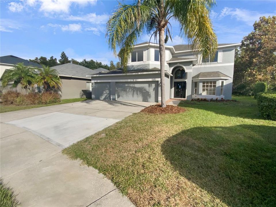 Active With Contract: $690,000 (6 beds, 3 baths, 3064 Square Feet)