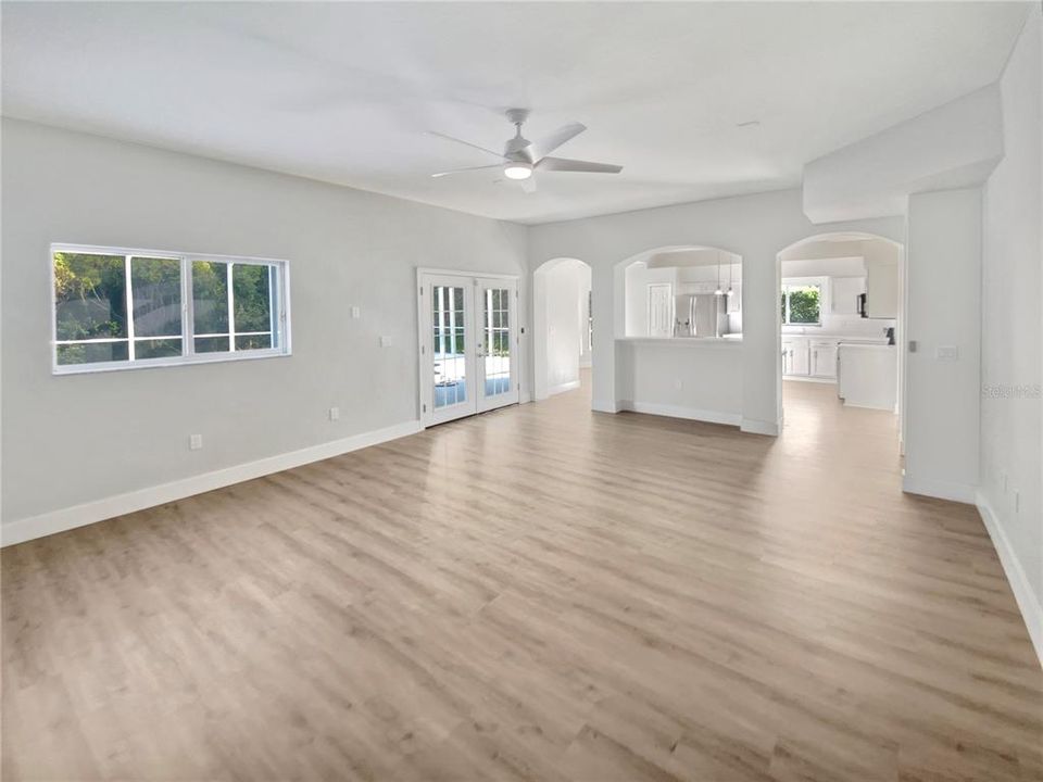 Active With Contract: $690,000 (6 beds, 3 baths, 3064 Square Feet)