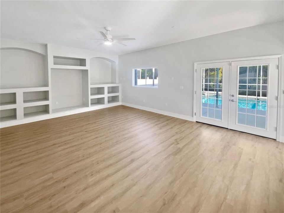 Active With Contract: $690,000 (6 beds, 3 baths, 3064 Square Feet)