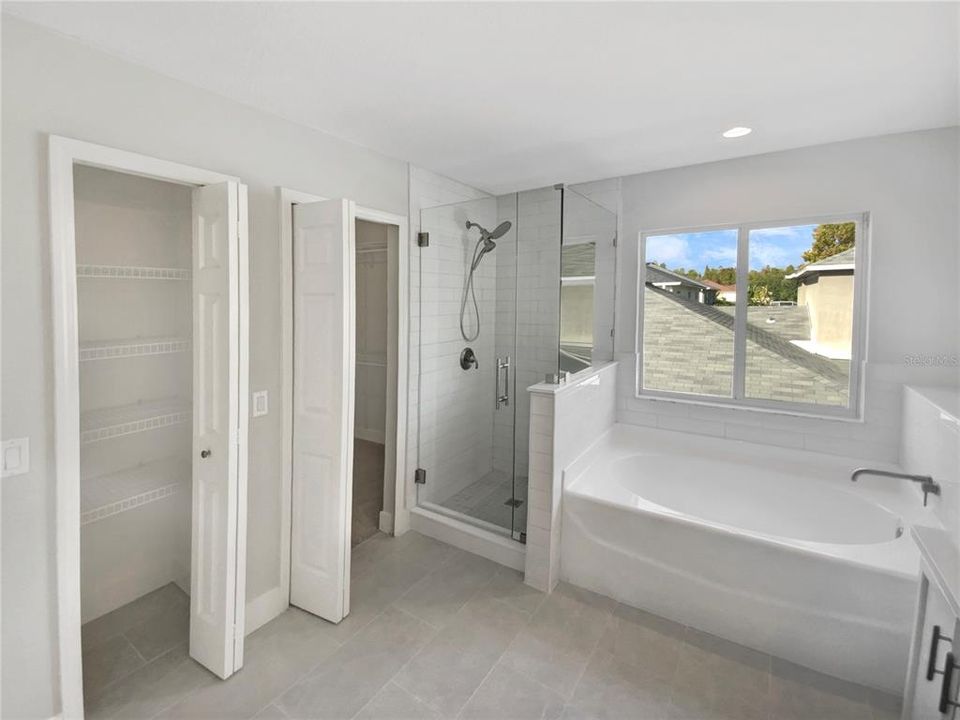 Active With Contract: $690,000 (6 beds, 3 baths, 3064 Square Feet)