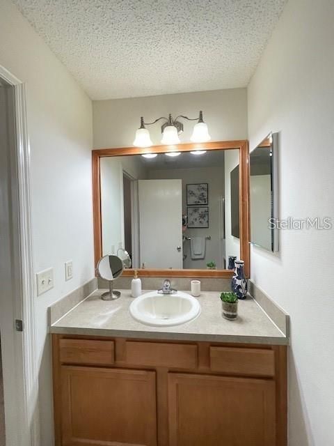 В аренду: $2,300 (2 спален, 2 ванн, 1156 Квадратных фут)