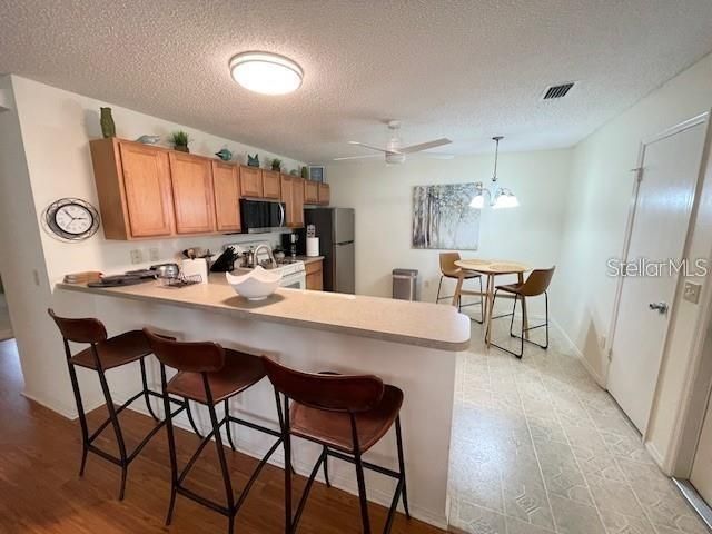 В аренду: $2,300 (2 спален, 2 ванн, 1156 Квадратных фут)