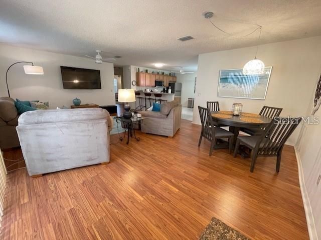 В аренду: $2,300 (2 спален, 2 ванн, 1156 Квадратных фут)