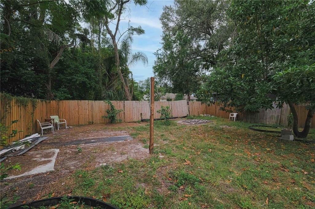 Active With Contract: $280,000 (3 beds, 2 baths, 1200 Square Feet)