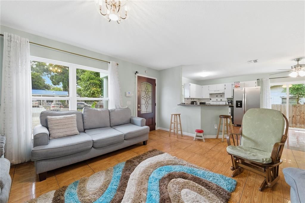 Active With Contract: $280,000 (3 beds, 2 baths, 1200 Square Feet)