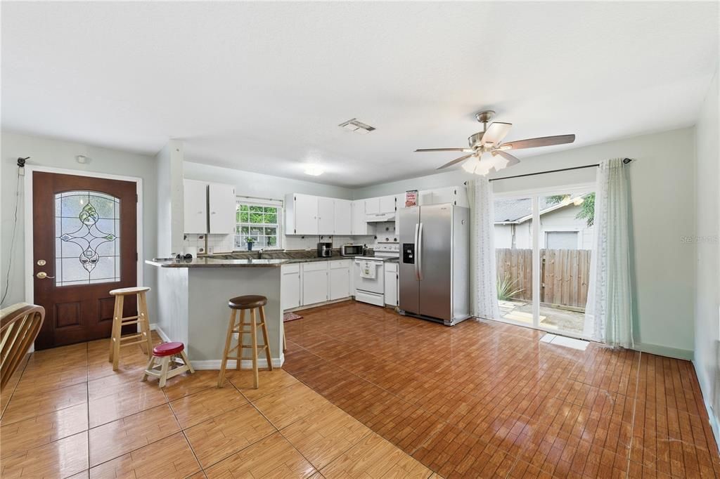 Active With Contract: $280,000 (3 beds, 2 baths, 1200 Square Feet)