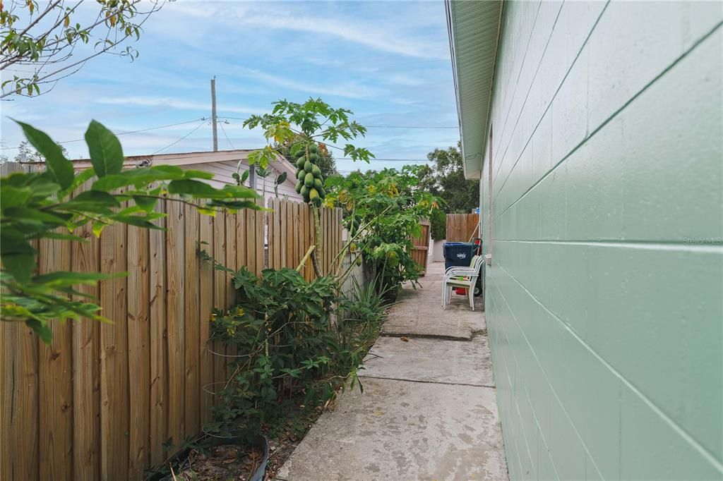 Active With Contract: $280,000 (3 beds, 2 baths, 1200 Square Feet)