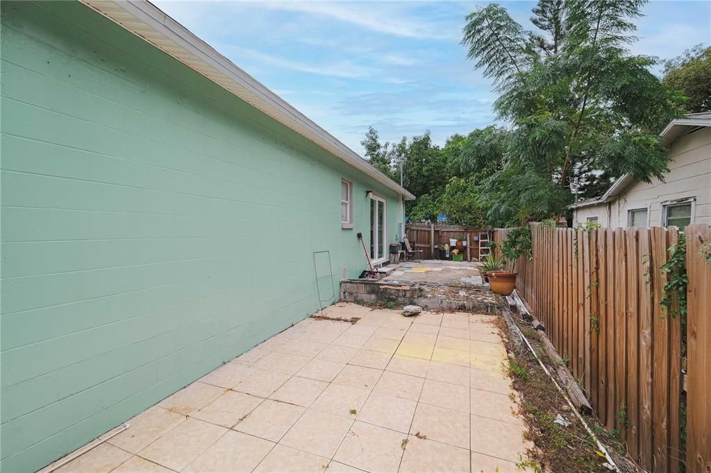 Active With Contract: $280,000 (3 beds, 2 baths, 1200 Square Feet)