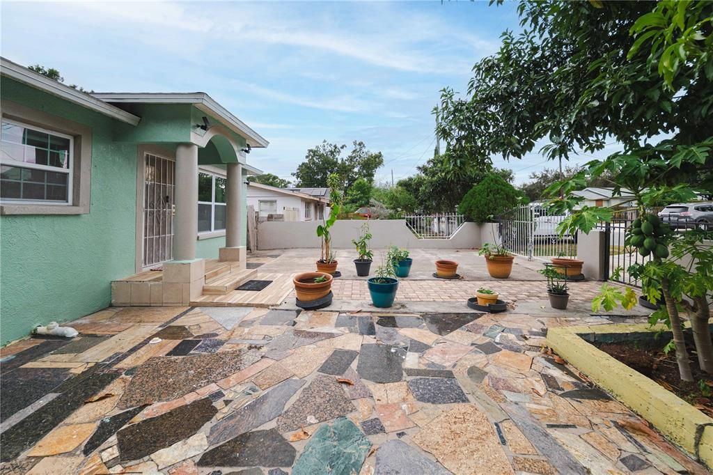 Active With Contract: $280,000 (3 beds, 2 baths, 1200 Square Feet)