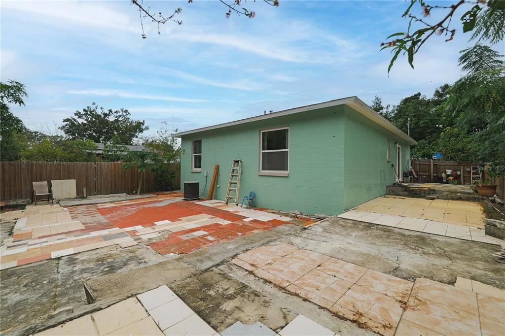 Active With Contract: $280,000 (3 beds, 2 baths, 1200 Square Feet)